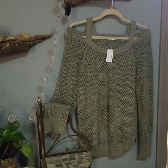 sweater - Picture 2 of 4